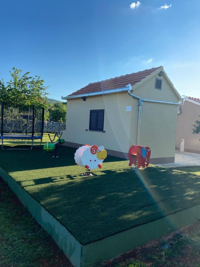 Vacation House Radosic Radosic  Экстерьер фото