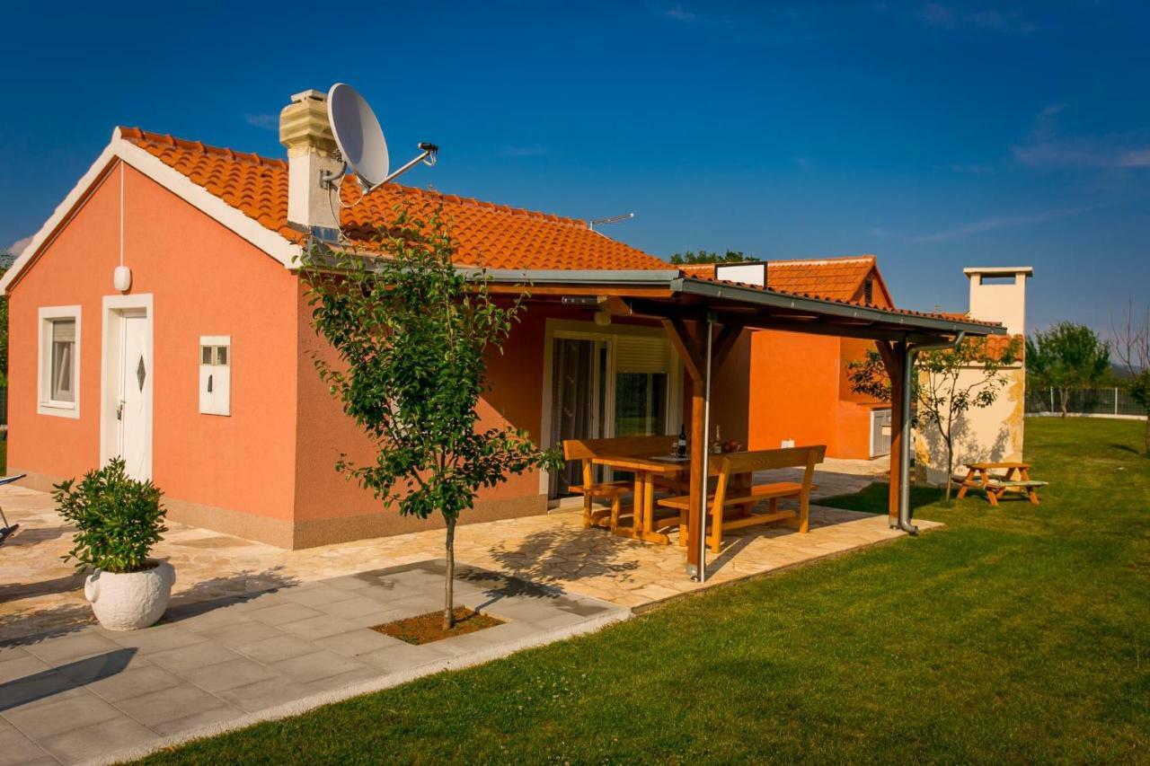 Vacation House Radosic Radosic  Экстерьер фото